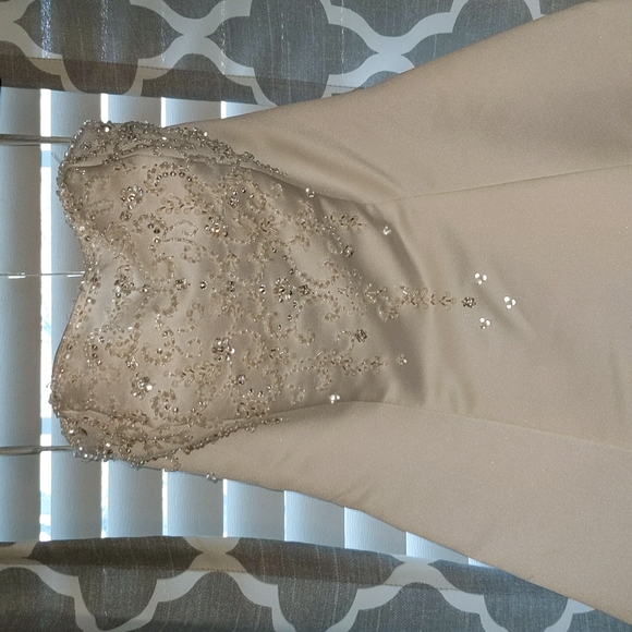 Wedding Gown - Picture 12 of 15